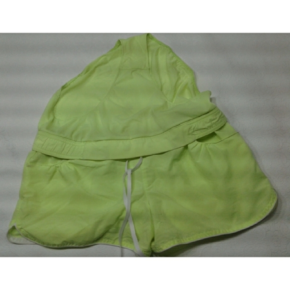 Old Navy Active shorts size M - Picture 4 of 10